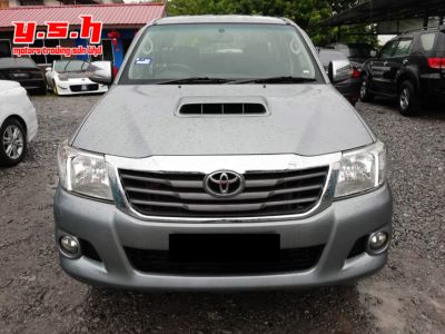 TOYOTA HILUX 2.5 MANUAL 2014
