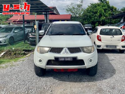 MITSUBISHI L200 TRITON 2.5 4WD AUTO 2012
