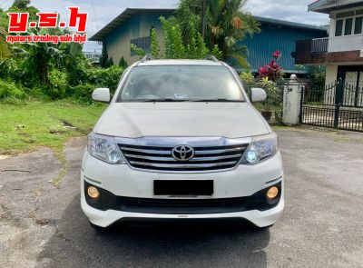 TOYOTA FORTUNER 2.7 V (P) AUTO 2012