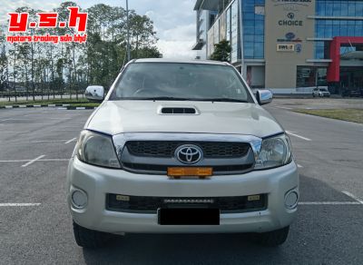 BODY • TOYOTA HILUX D/CAB 3.0G AUTO 2011