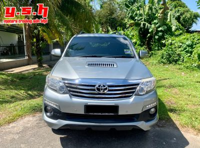 TOYOTA FORTUNER 2.5G AUTO 2015