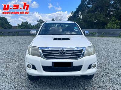 TOYOTA HILUX D/CAB 2.5 MANUAL 2013