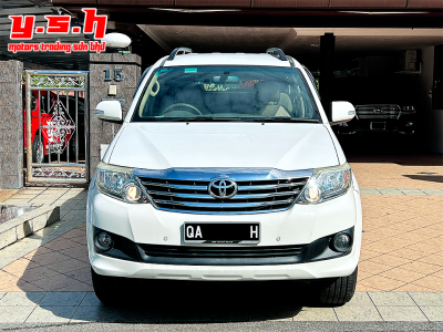 TOYOTA FORTUNER 2.5G DIESEL AUTO 2012