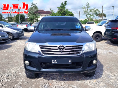 TOYOTA HILUX D/CAB 3.0 G AUTO 2013