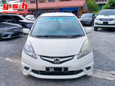 HONDA JAZZ 1.5L I-VTEC AUTO 2010