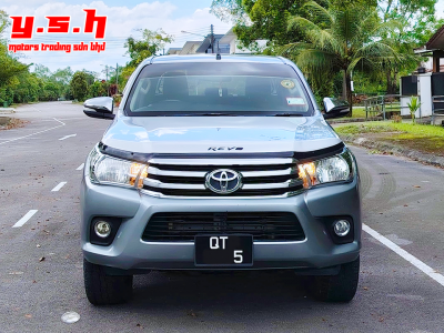 TOYOTA HILUX D/CAB 2.4G MT 4X4 MANUAL 2017