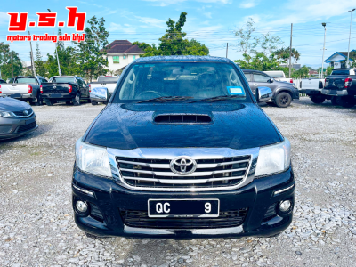 TOYOTA HILUX D/CAB 2.5 AUTO 2015