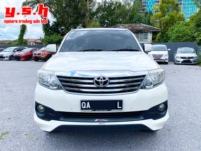 TOYOTA FORTUNER 2.7 V PETROL AUTO 2014