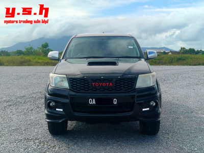 TOYOTA HILUX D/CAB 3.0 AUTO 2015