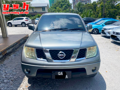 NISSAN NAVARA 2.5L 4X2 5AT AUTO 2011