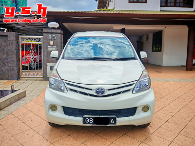 TOYOTA AVANZA 1.5 E AUTO 2013